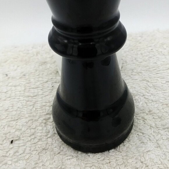 Chess Salt and Pepper Shakers Wh/Bl with Stoppers Queen's Gambit Fans Ceramic - Picture 6 of 9